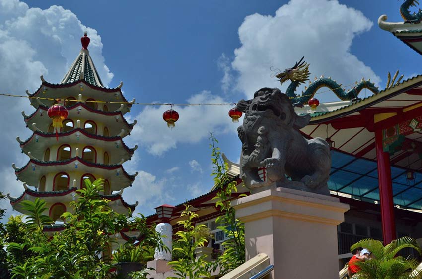 Cebu Taoist Temple: гадание на дощечках, тигры, драконы и китайский Беверли Хилз