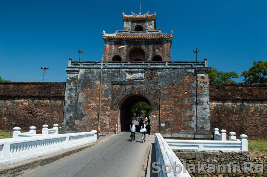 Хюэ(Hue): королевская цитадель, деликатесы и Ароматная река