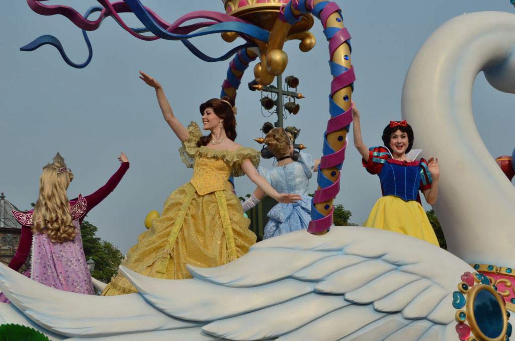 парад в гонконгском Диснейленде Parade in Hong Kong Disneyland