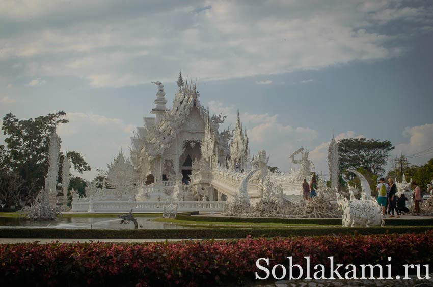 Белый храм Wat Rong Khun в Чианграе, фото, отзывы