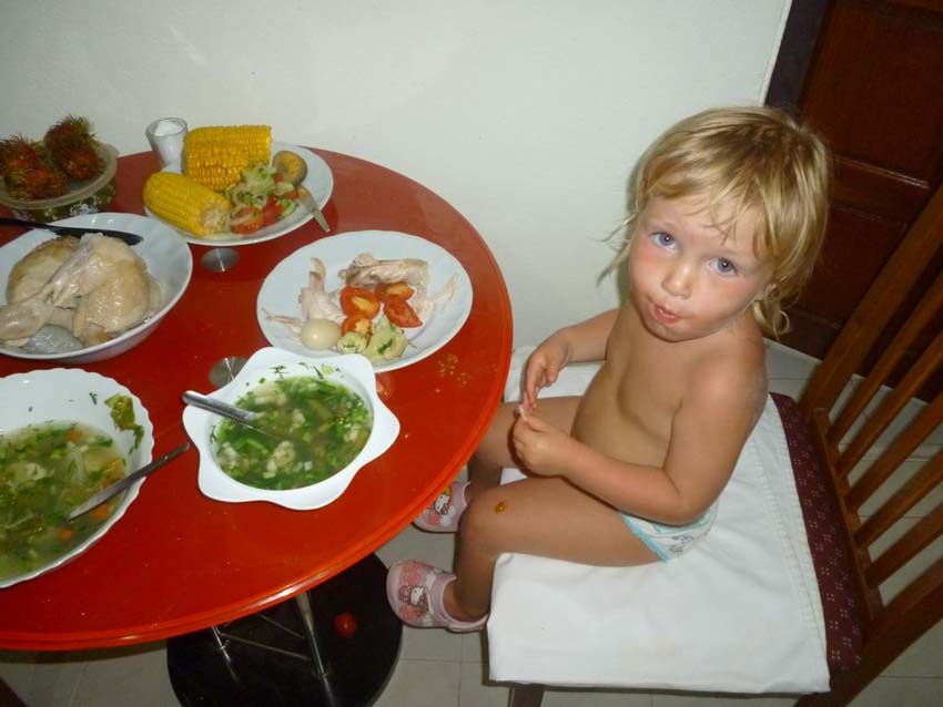 Чем кормить ребенка в путешествии по Азии